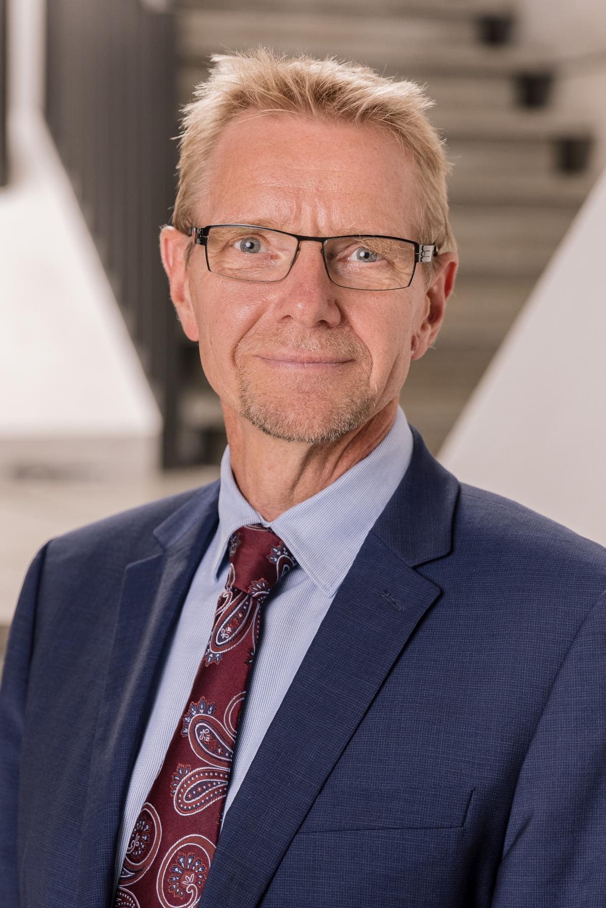 Profilbild von Prof. Dr.-Ing. Bernd Hellingrath
