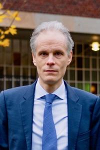 Profile picture of Professor Dr. Niels Petersen