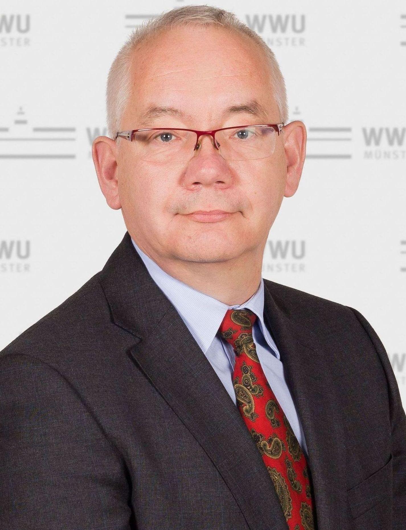 Profilbild von Professor Dr. Oliver Lepsius