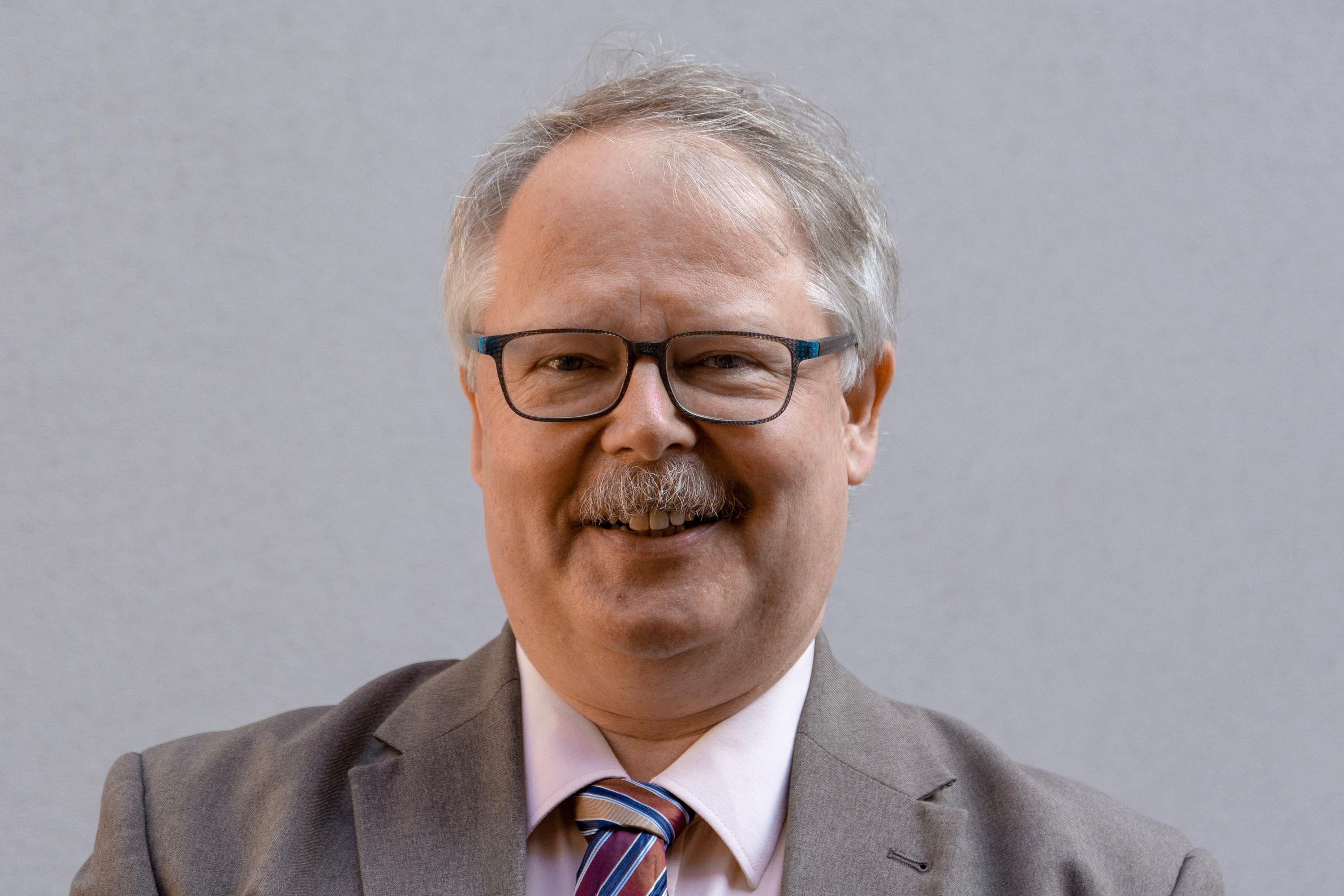 Profilbild von Professor Dr. Holger Strutwolf