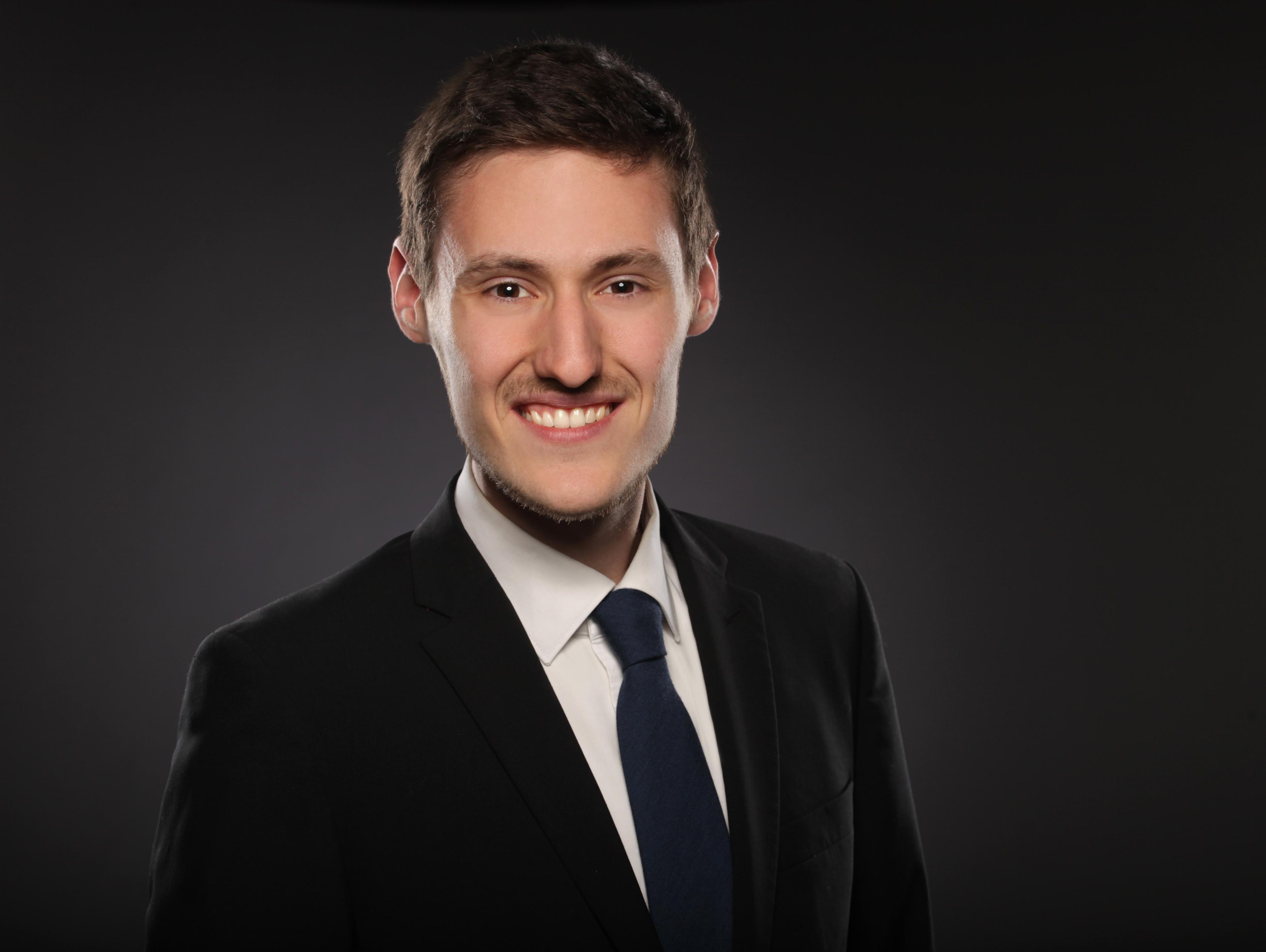 Profile picture of Dr.  Adrian Schröder